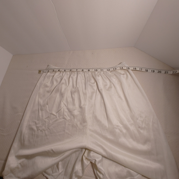 Petti Pants Bloomers Size L Nylon Lace Trim USA Made Vassarette - Picture 4 of 8